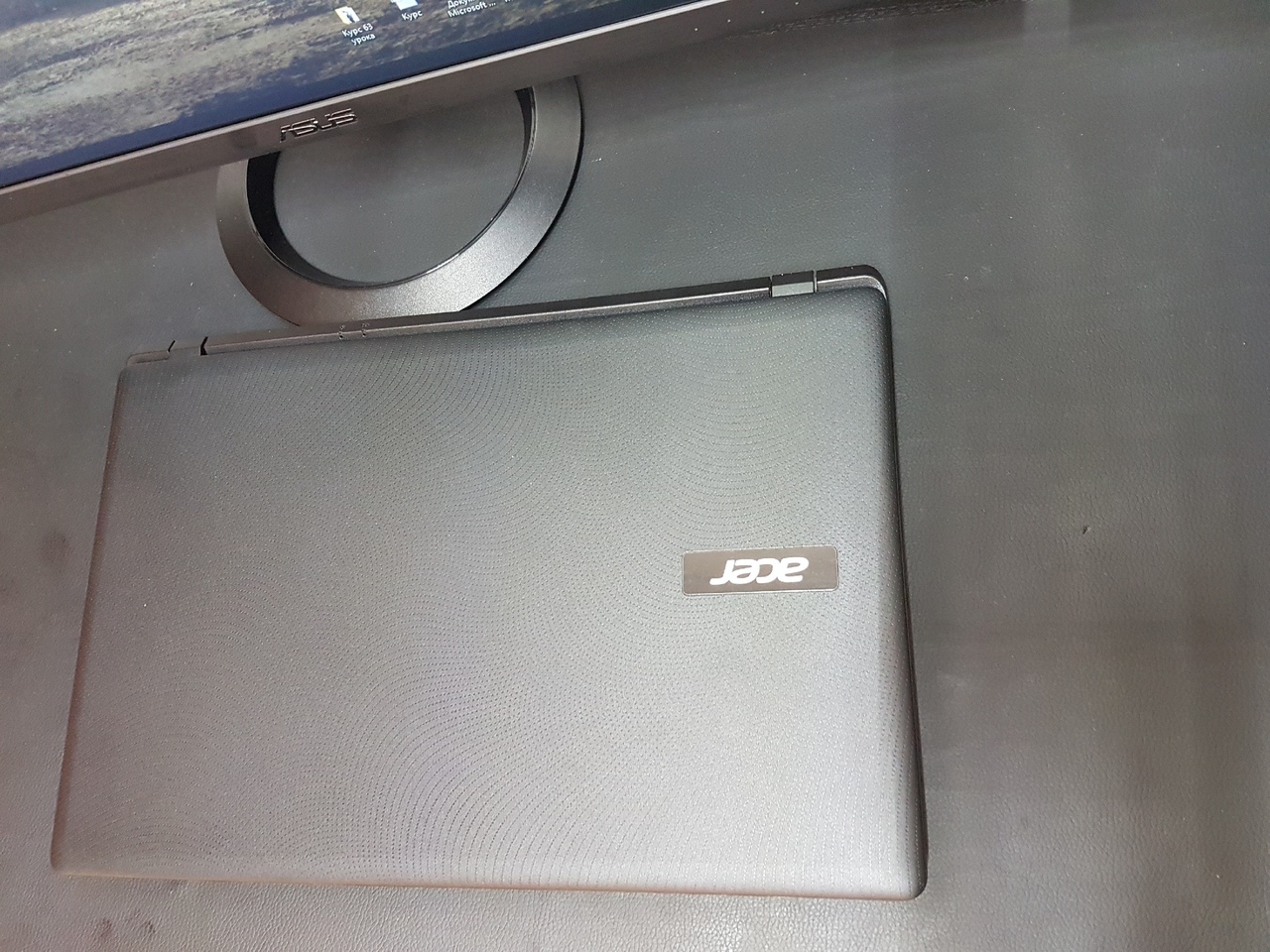 Скупка ноутбука Acer ES1-522-86Y9 1