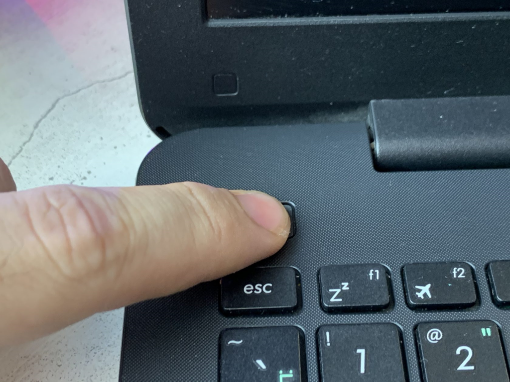 Ноутбук не включается, не реагирует на кнопку